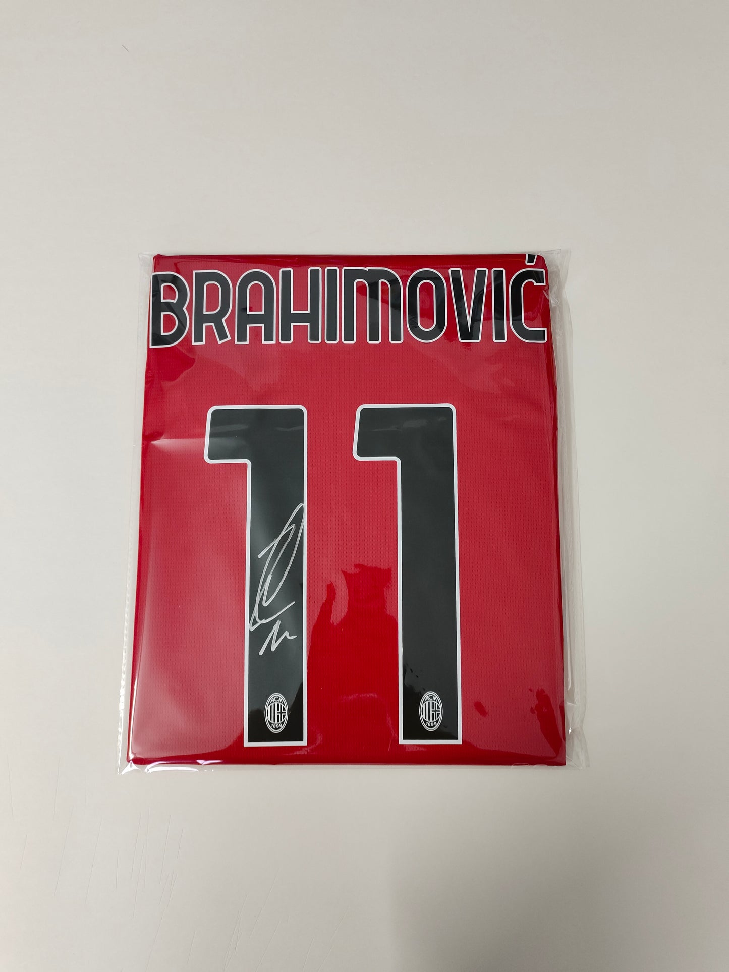Zlatan Ibrahimović AC Milan 23/24 Season Home Autograph Jersey Icons coa