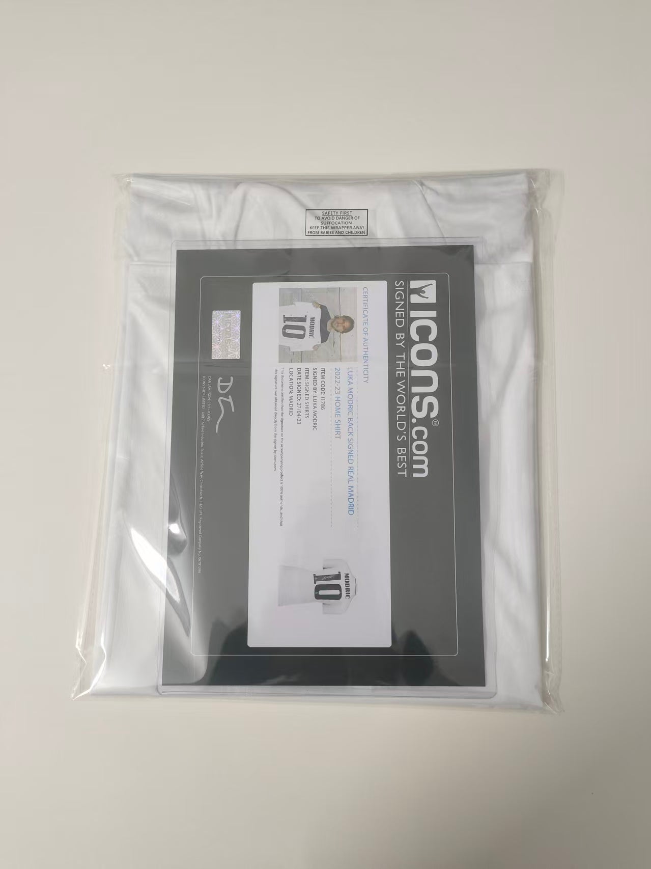 Camiseta autografiada de Luka Modrić Real Madrid Temporada 22/23 Local icons coa