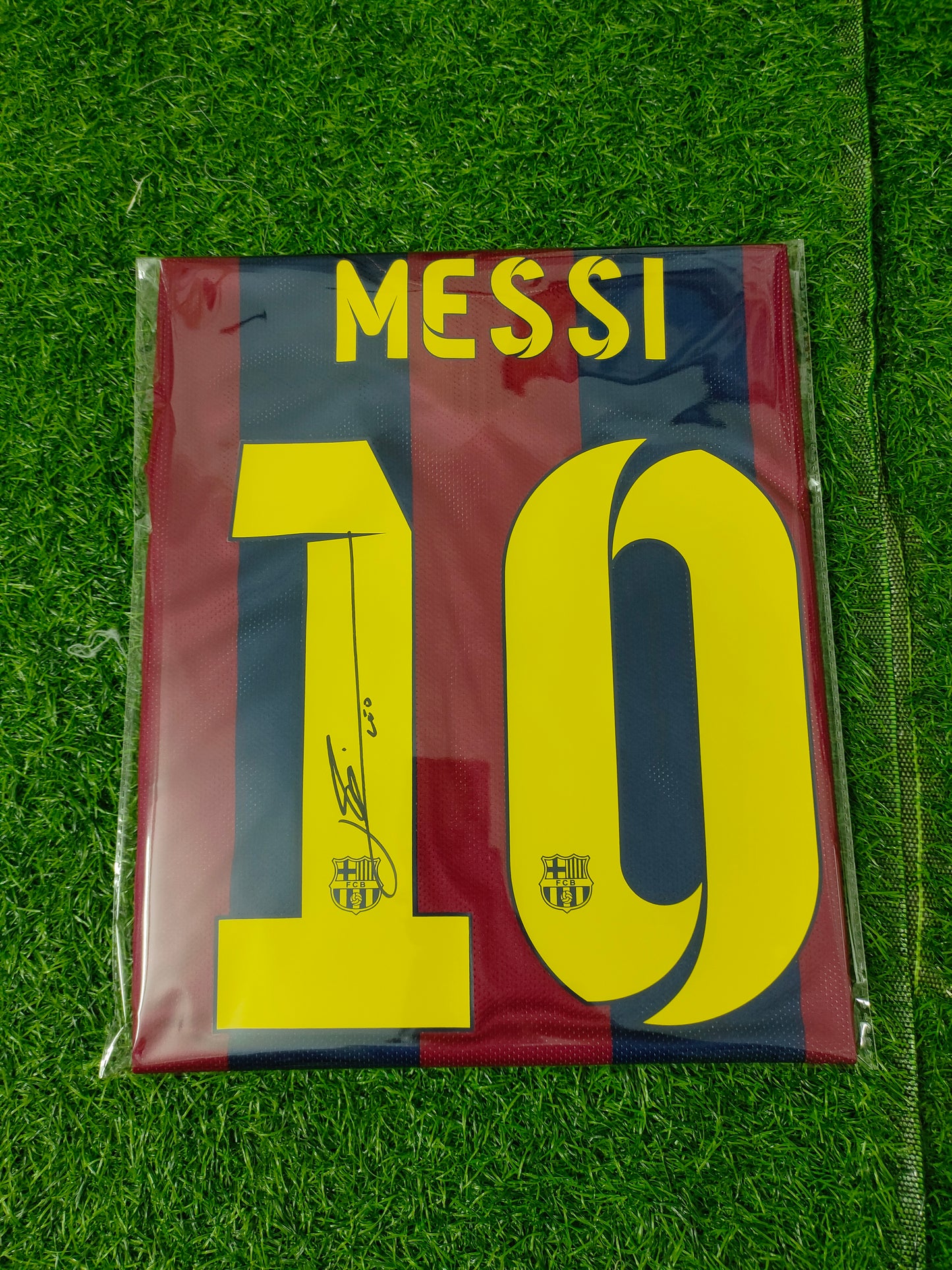 Messi 14/15 Barcelona Autographed Jersey Icons coa