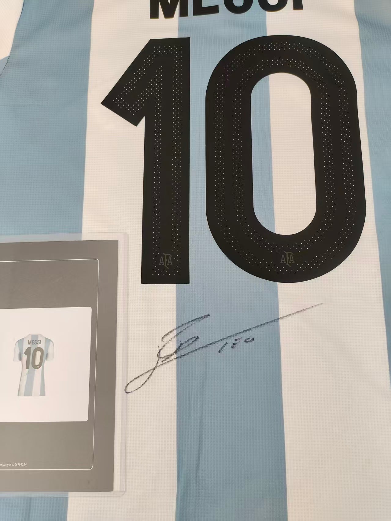 Messi 22/23 Argentina Home Autographed Jersey Icons coa