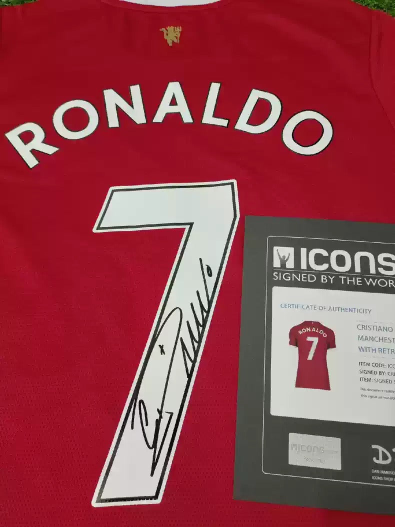Cristiano Ronaldo 21/22 Manchester United Autographed Jersey Icons coa