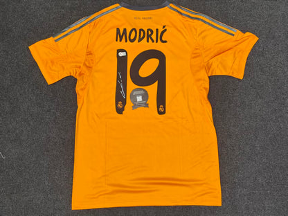 Luka Modrić 13/14 Real Madrid away Autographed Jersey COA