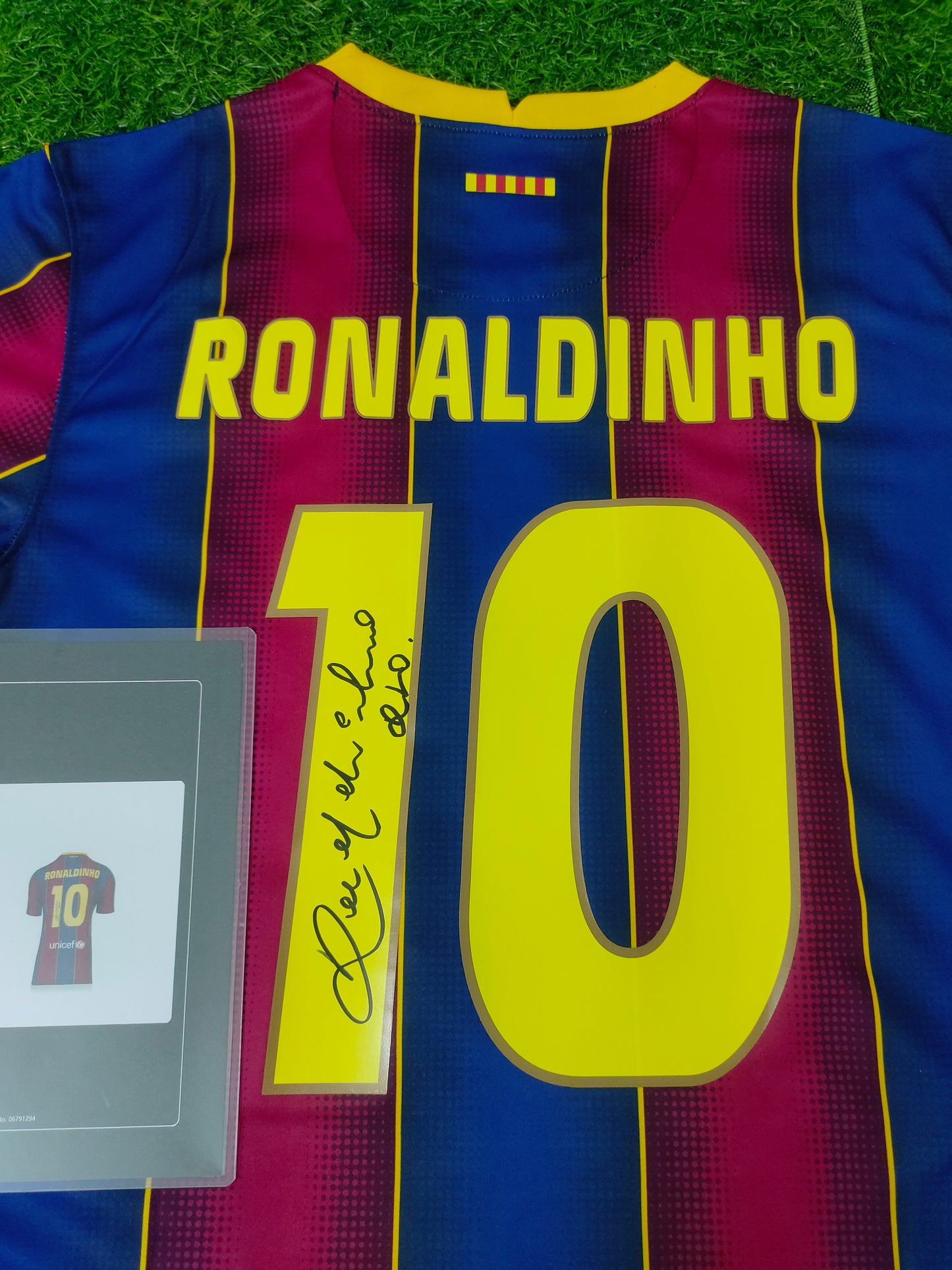 Messi 14/15 Barcelona Autographed Jersey Icons coa